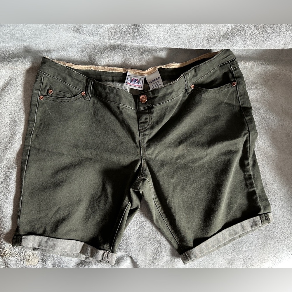 Planet Motherhood Olive Green Women's Shorts